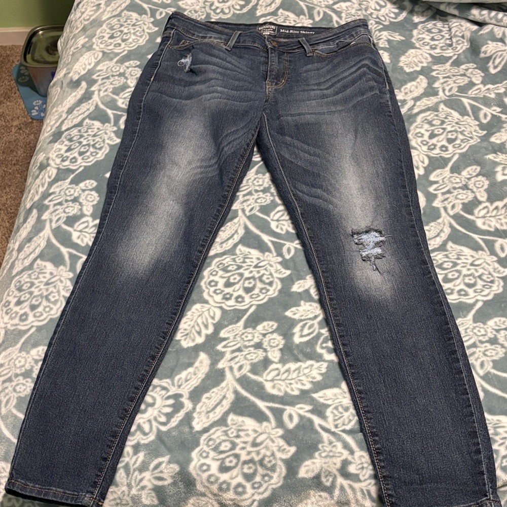 Signature by Levi Strauss Faded Blue Skinny Jeans